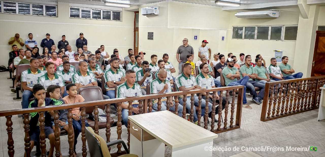 Camacã: Seleção de Camacã é apresentada oficialmente à população 
